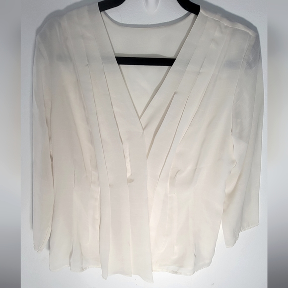 Pleated blouse size S - Picture 1 of 4
